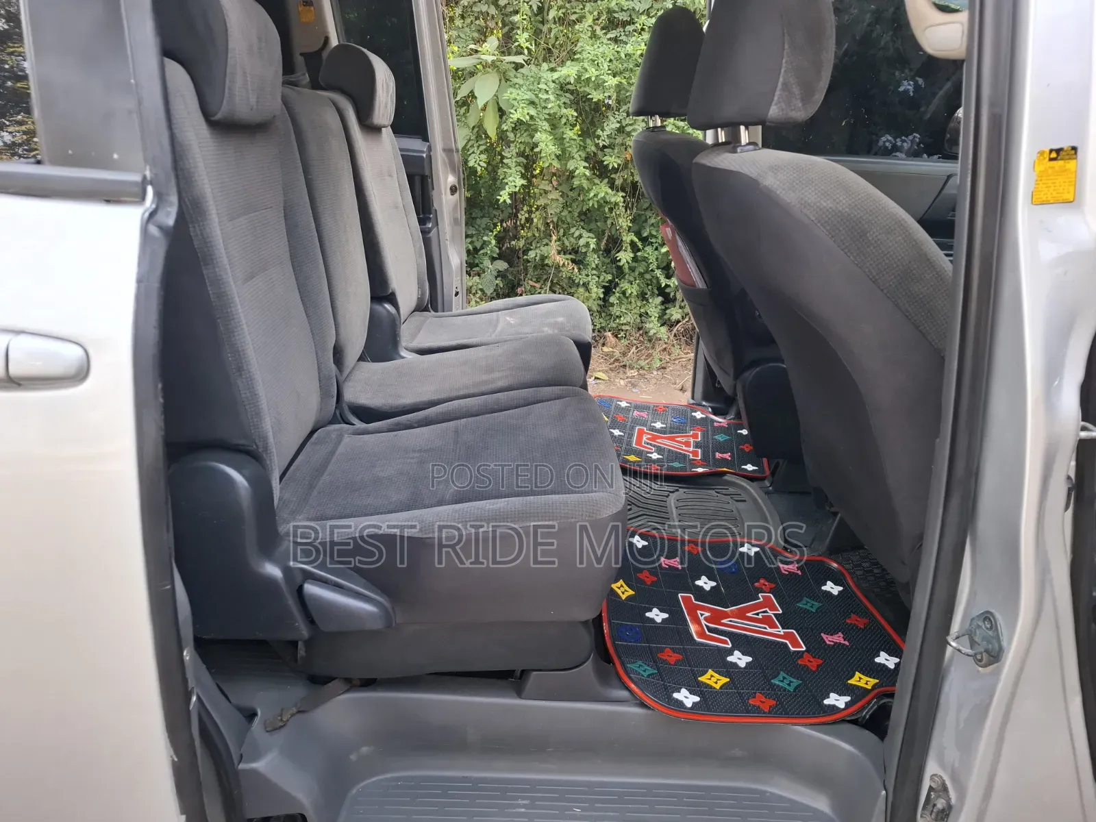 Toyota Voxy 2009 Silver