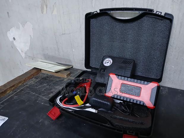 Multi-Function 12V Car Jump Starter Kit With Portable Air Pump