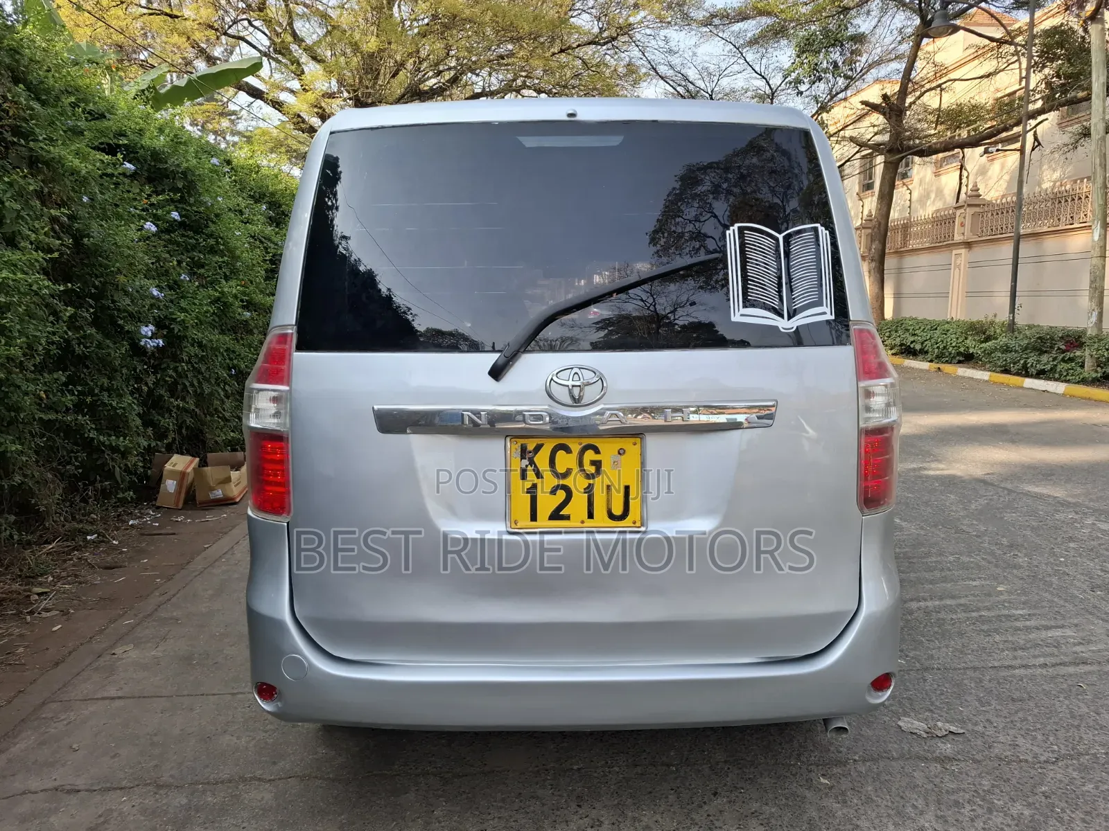 Toyota Voxy 2009 Silver