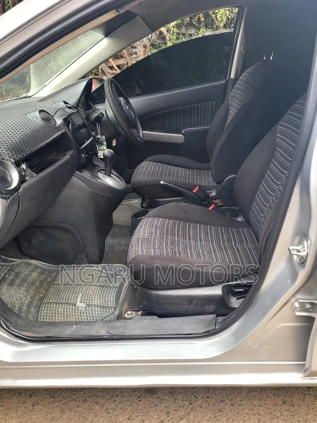 Mazda Demio 2012 Silver
