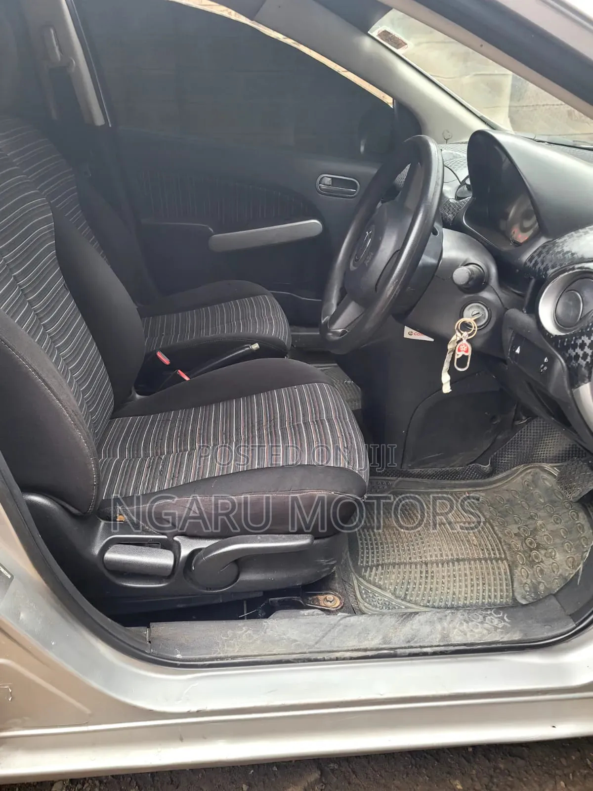 Mazda Demio 2012 Silver