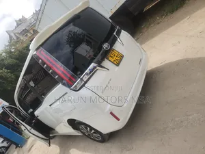 Toyota Esquire 2018 White