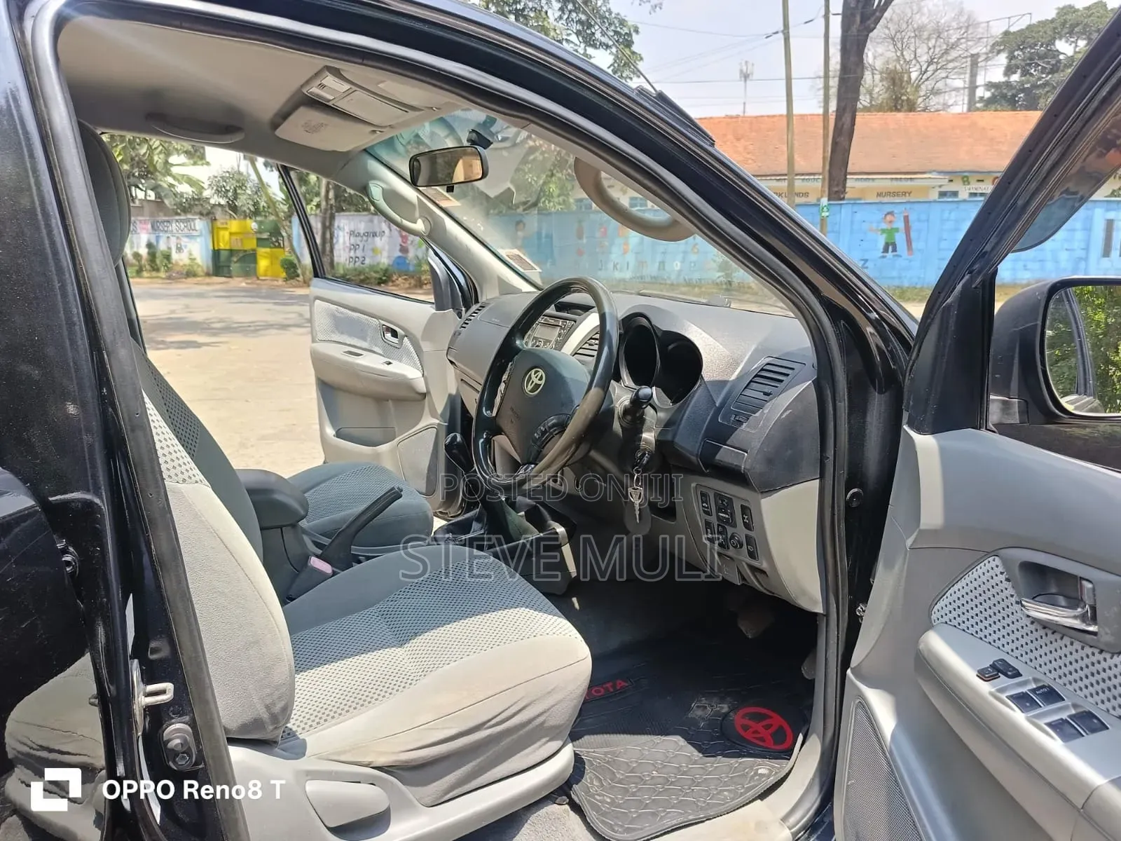Toyota Hilux 2011 Black