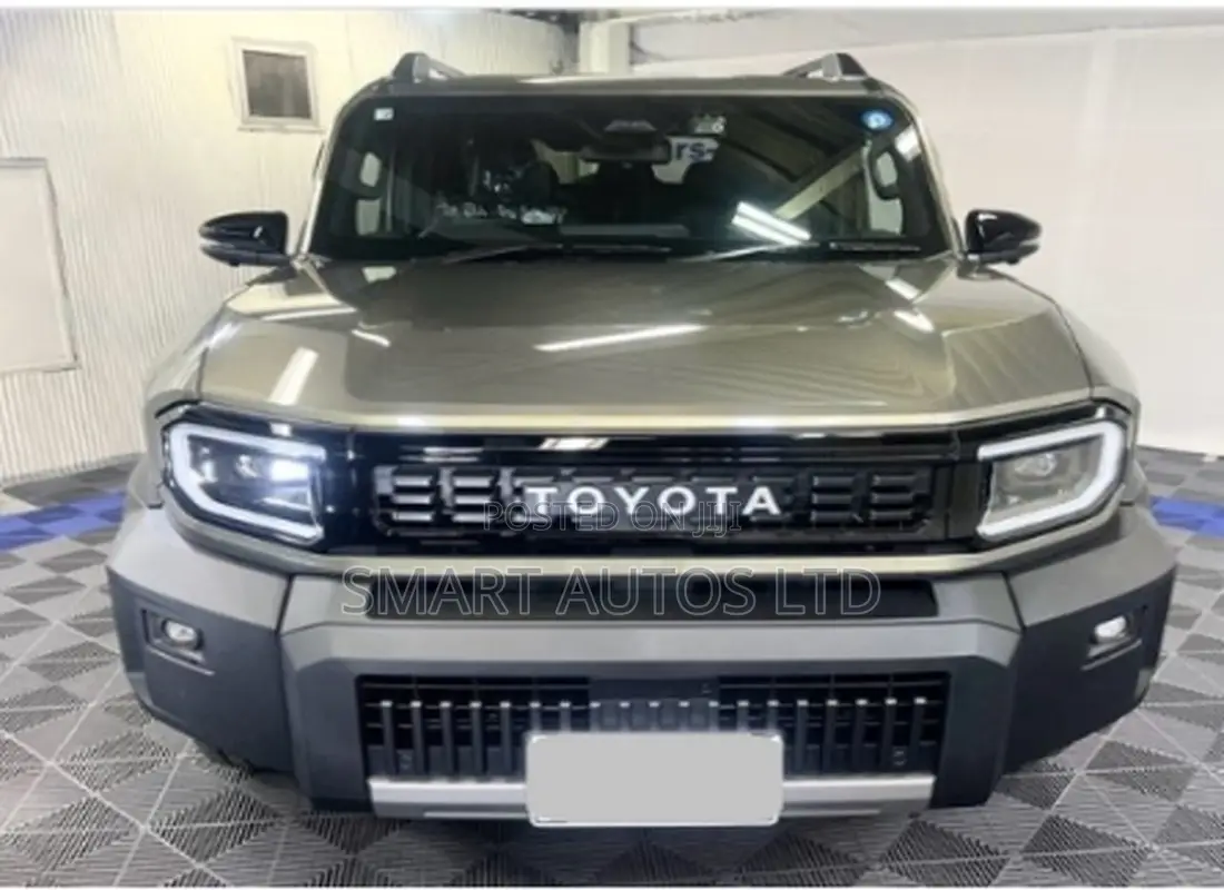 New Toyota FJ Cruiser 2025 Gray