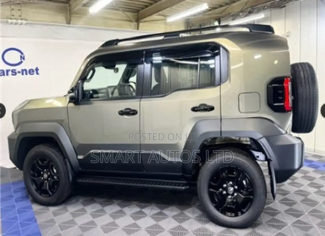 New Toyota FJ Cruiser 2025 Gray