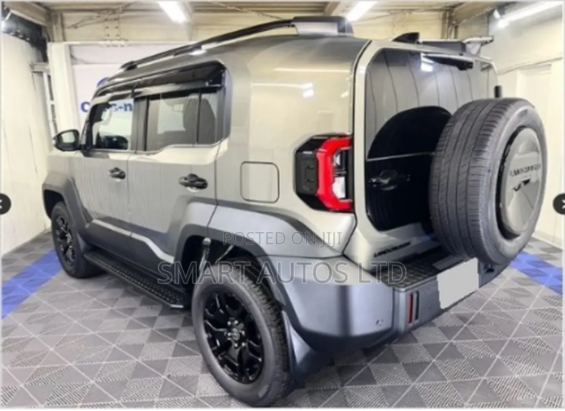 New Toyota FJ Cruiser 2025 Gray