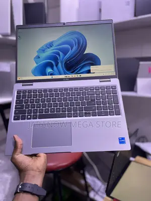 Laptop Dell Latitude 5530 32GB Intel Core i5 SSD 256GB