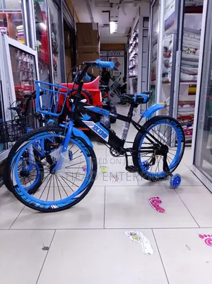 Size 20 Blue Kids Bike With Training Wheels Up to 10yrs