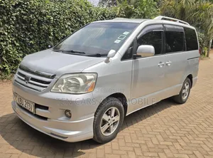 Toyota Noah 2006 Silver