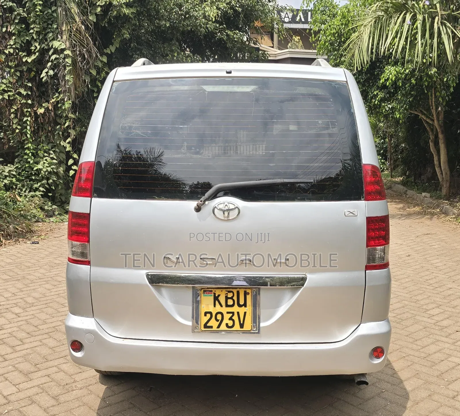Toyota Noah 2006 Silver