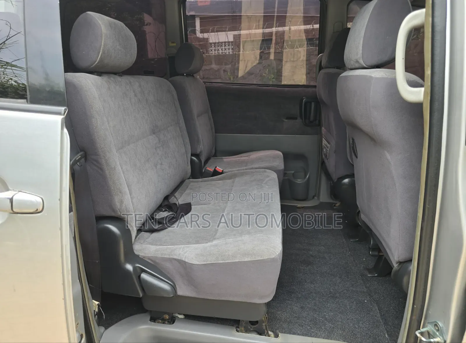 Toyota Noah 2006 Silver