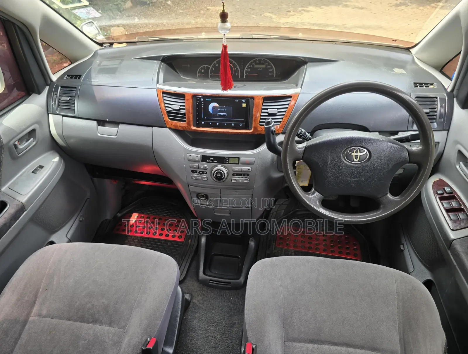 Toyota Noah 2006 Silver