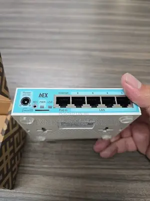 MikroTik Router hEX RB750Gr3.