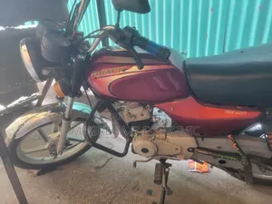 Bajaj Boxer 100 2022 Red