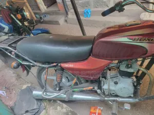 Bajaj Boxer 100 2022 Red