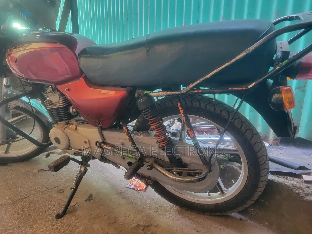 Bajaj Boxer 100 2022 Red