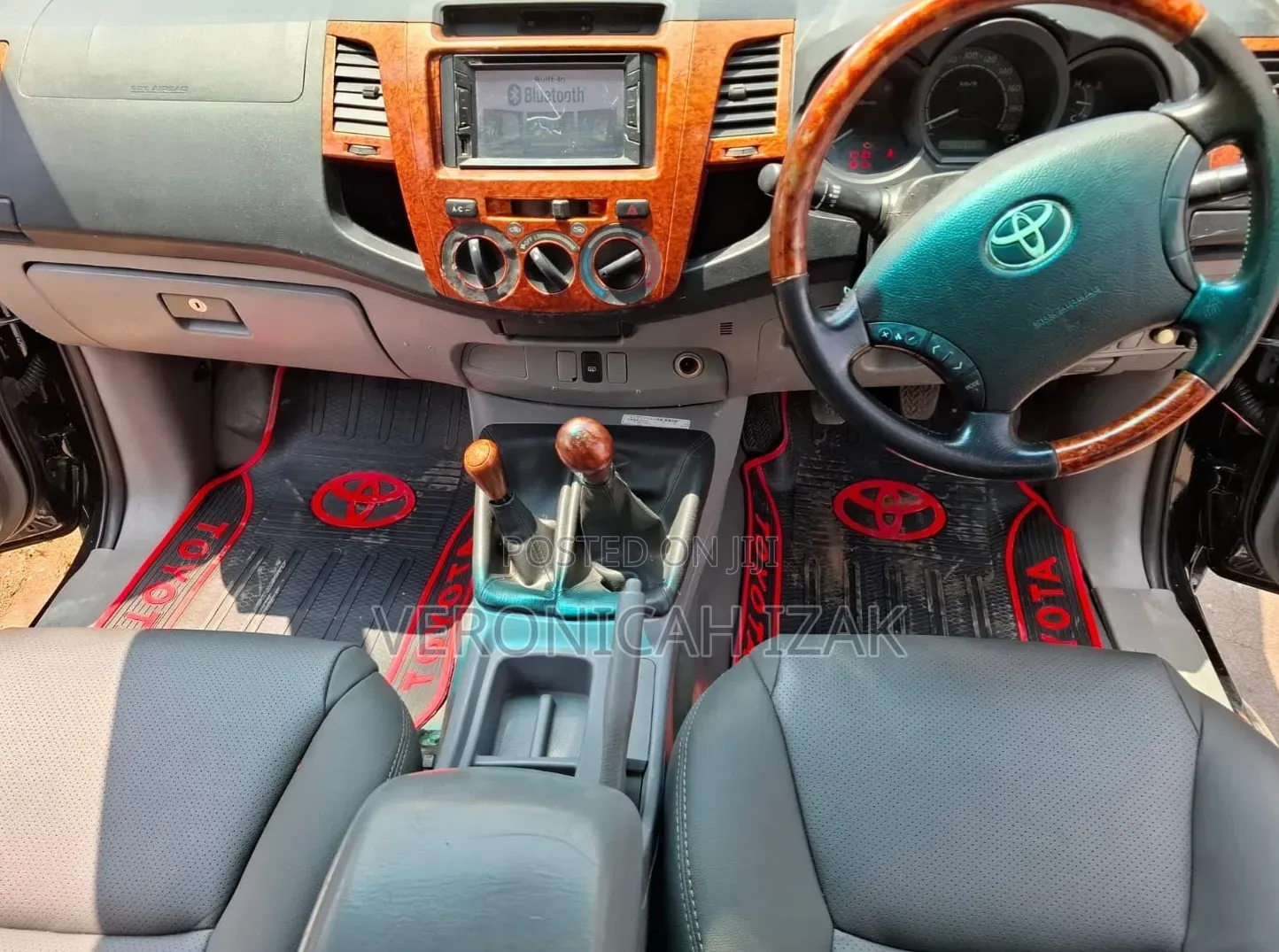 Toyota Hilux 2011 Black