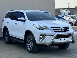 Toyota Fortuner 2019 White