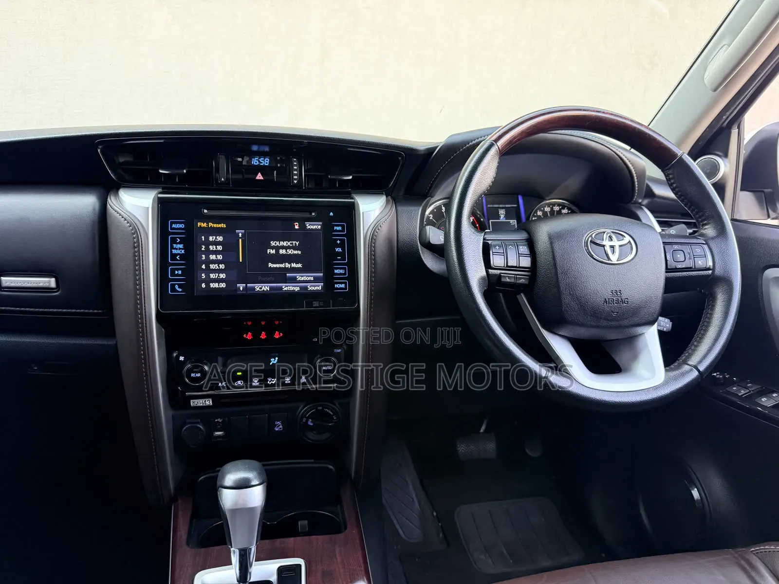 Toyota Fortuner 2019 White