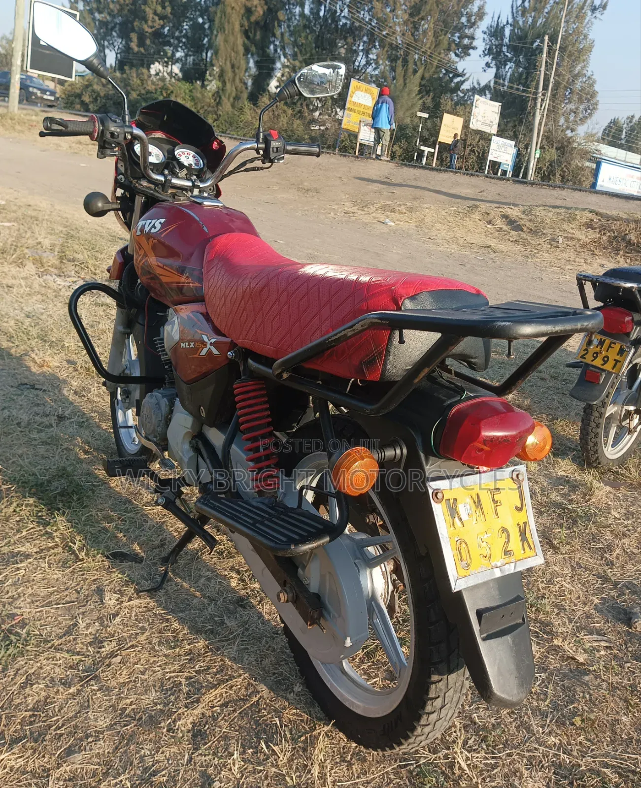 TVS HLX Plus ES 2022 Red