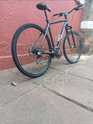 Specialized Crosstrail Hybrid Bike
