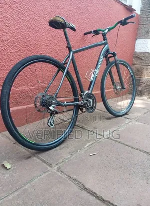 Specialized Crosstrail Hybrid Bike