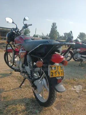 TVS HLX 125 2022 Red