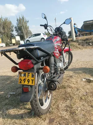 TVS HLX 125 2022 Red