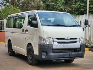 Toyota HiAce 2019 White