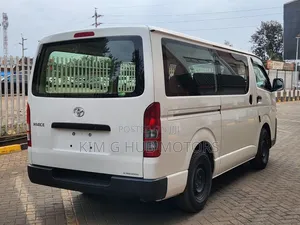 Toyota HiAce 2019 White