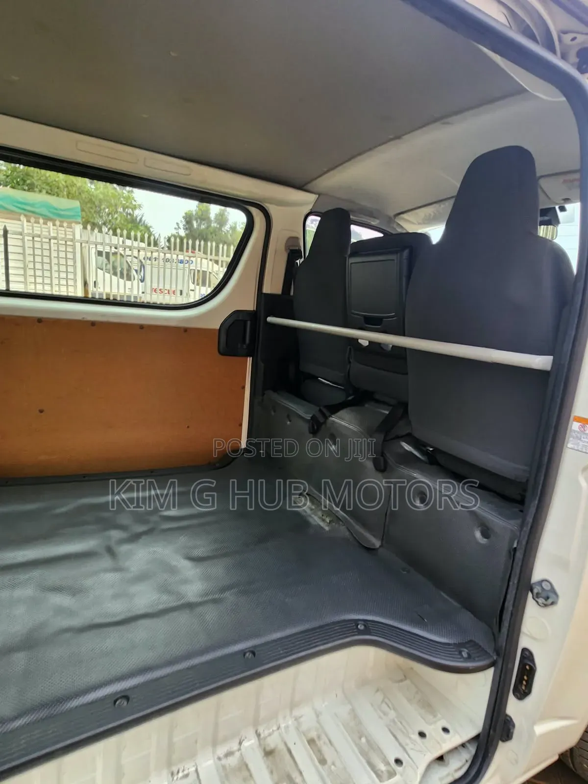Toyota HiAce 2019 White