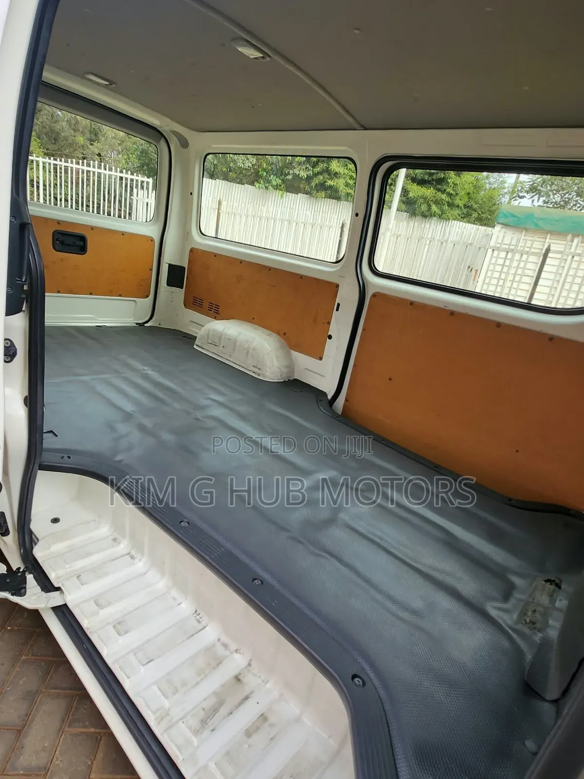 Toyota HiAce 2019 White