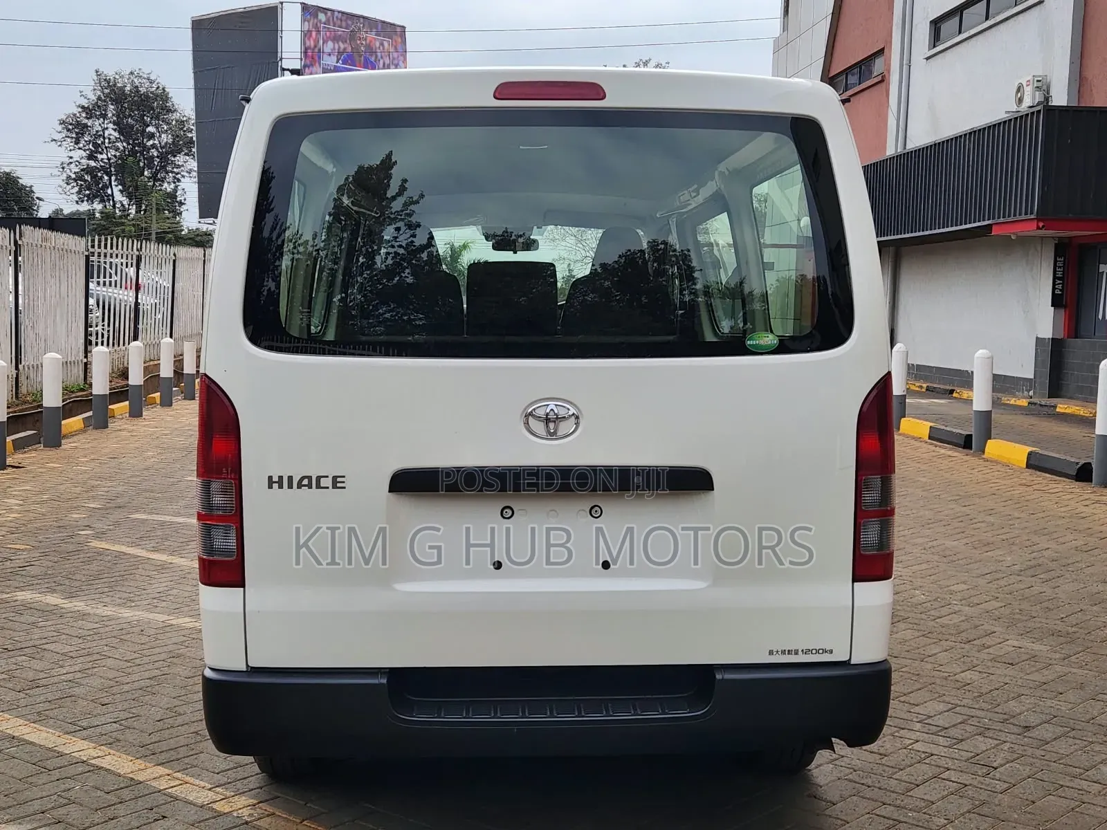 Toyota HiAce 2019 White