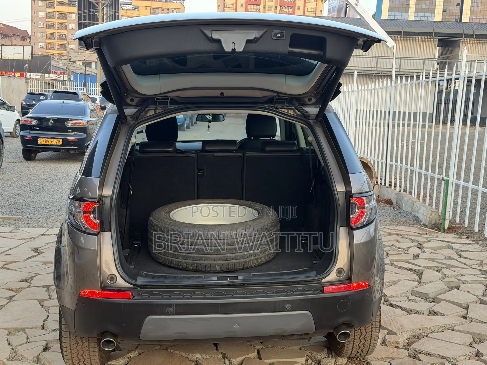 Land Rover Discovery 2015 Brown