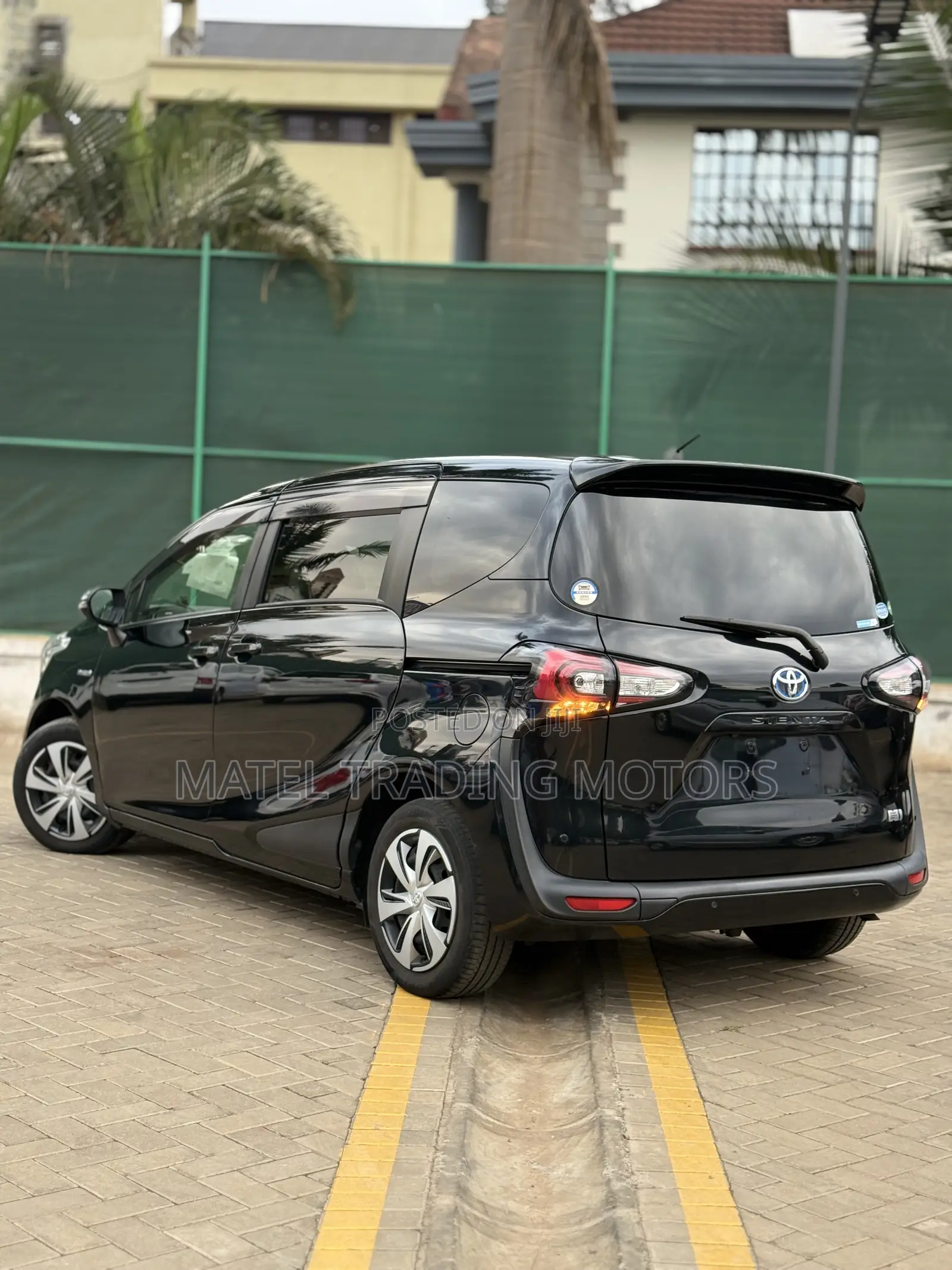 Toyota Sienta 1.5 Hybrid FWD (6-seater) 2019 Black