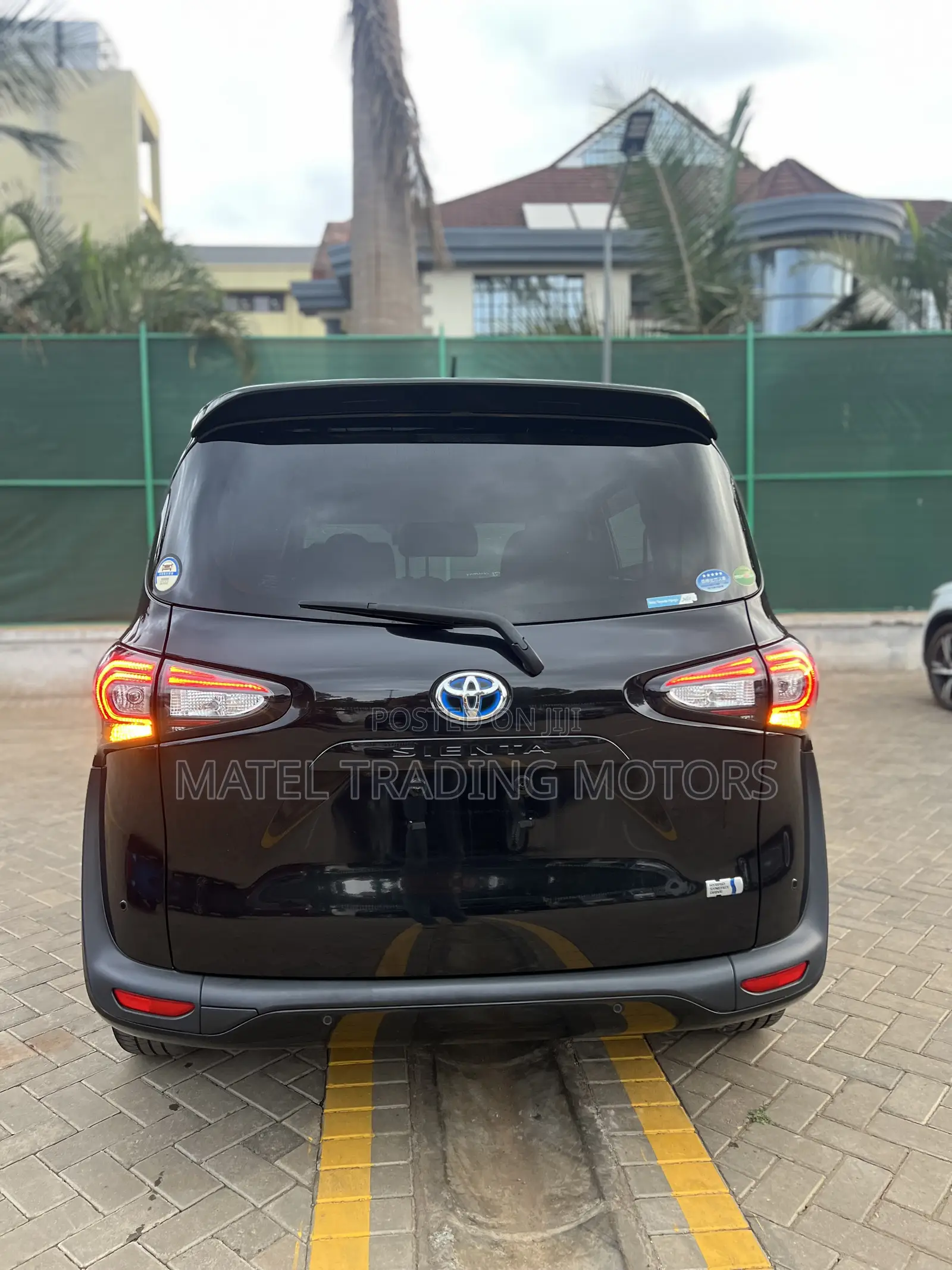 Toyota Sienta 1.5 Hybrid FWD (6-seater) 2019 Black