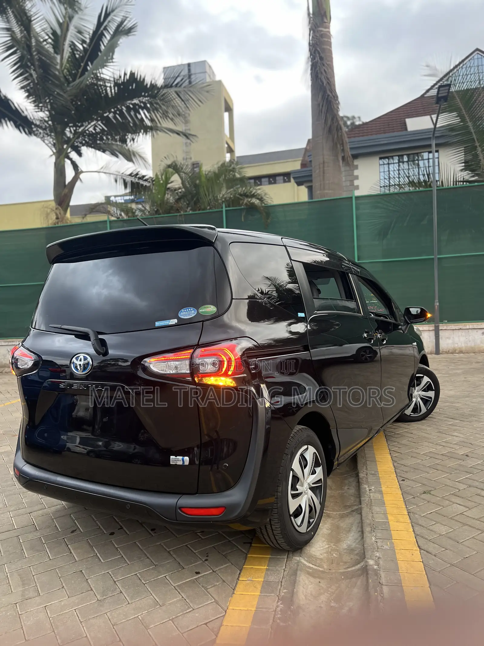 Toyota Sienta 1.5 Hybrid FWD (6-seater) 2019 Black
