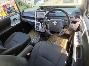 Toyota Noah 2014 Black