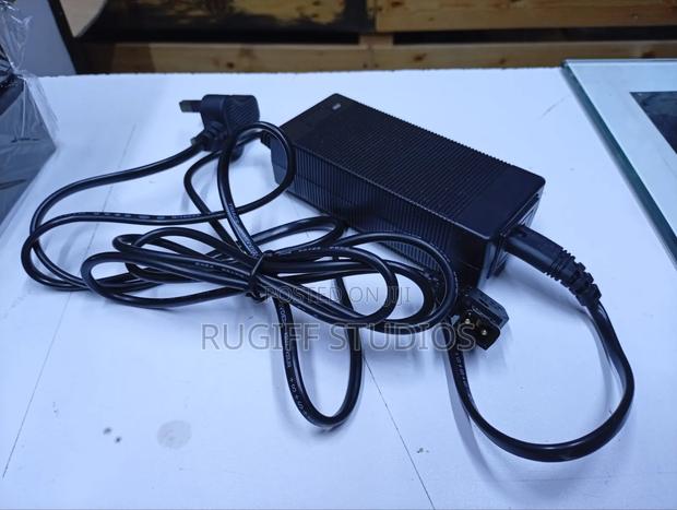 V Mount D Tap Charger - thumbnail 2