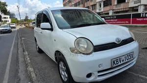 Toyota Sienta 2004 White