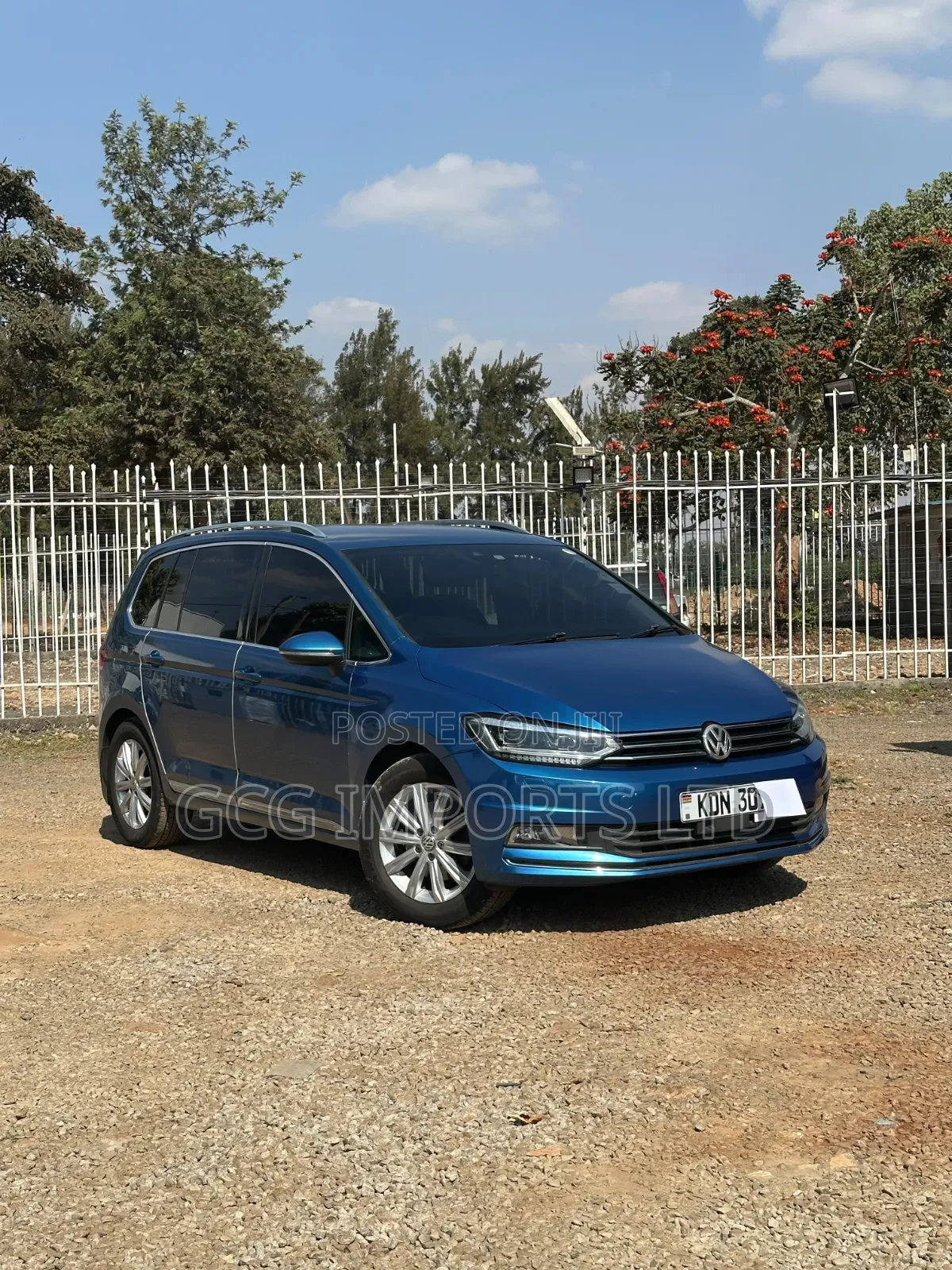 Volkswagen Touran 2016 Blue