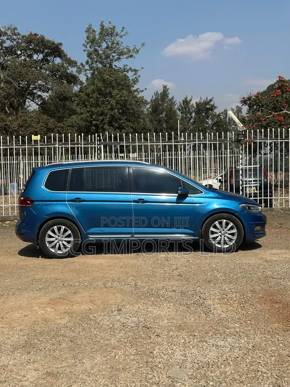 Volkswagen Touran 2016 Blue