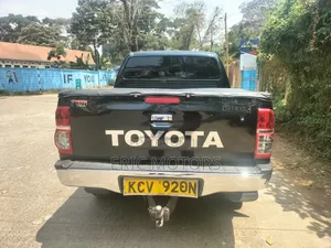 Toyota Hilux 2012 Black