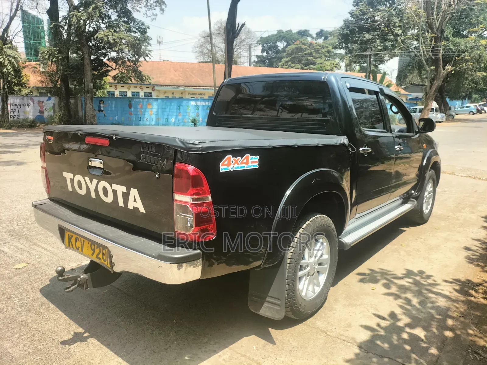 Toyota Hilux 2012 Black