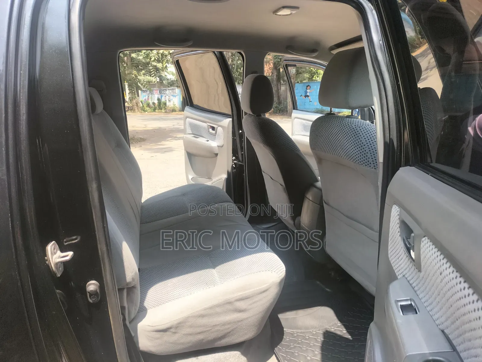 Toyota Hilux 2012 Black