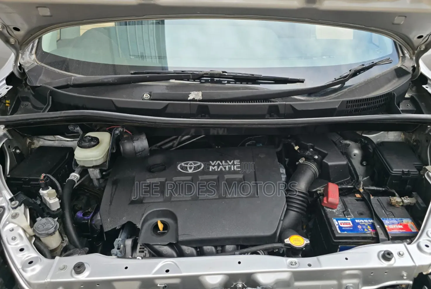 Toyota Voxy 2009 Silver