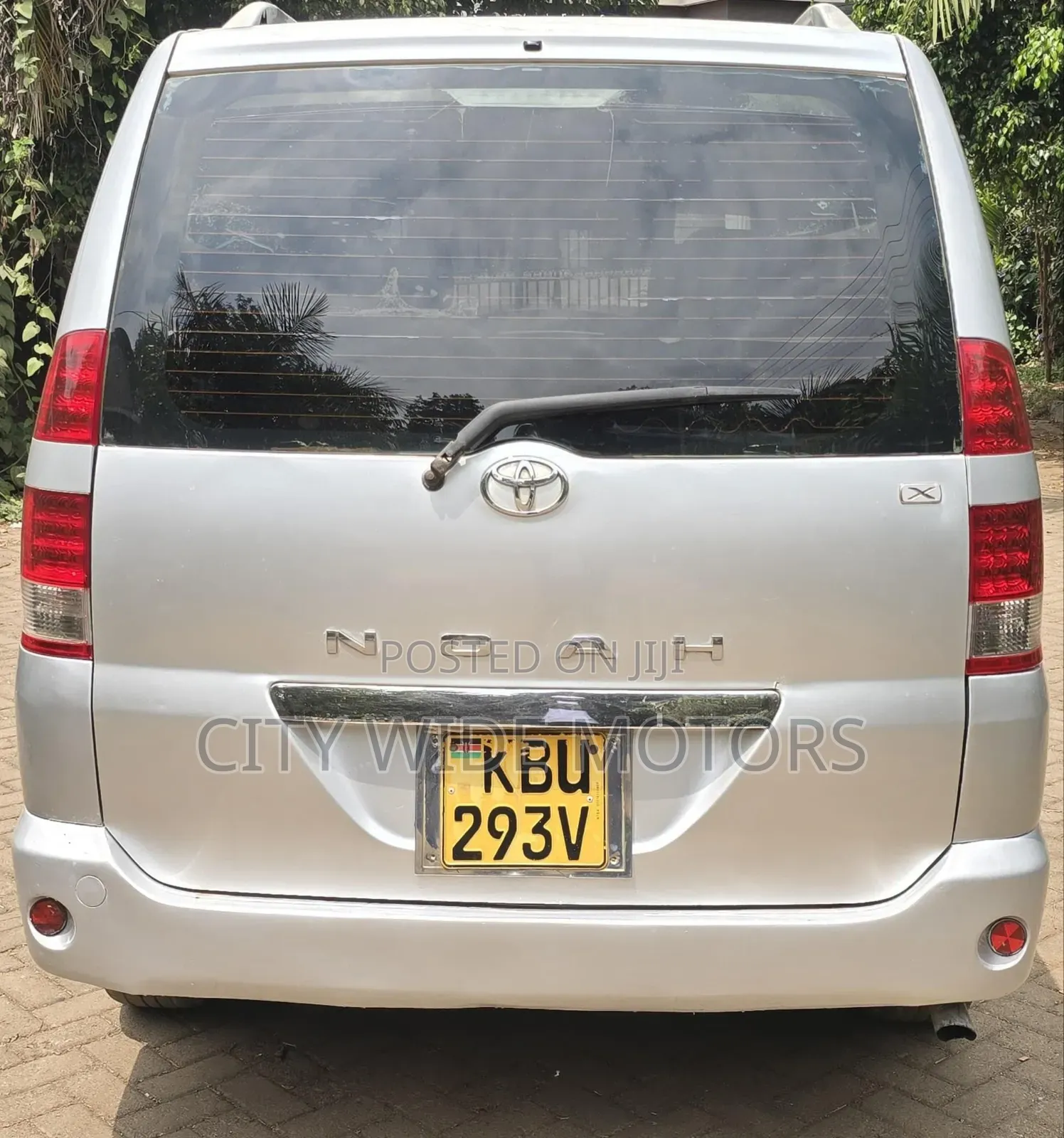 Toyota Noah 2006 Silver