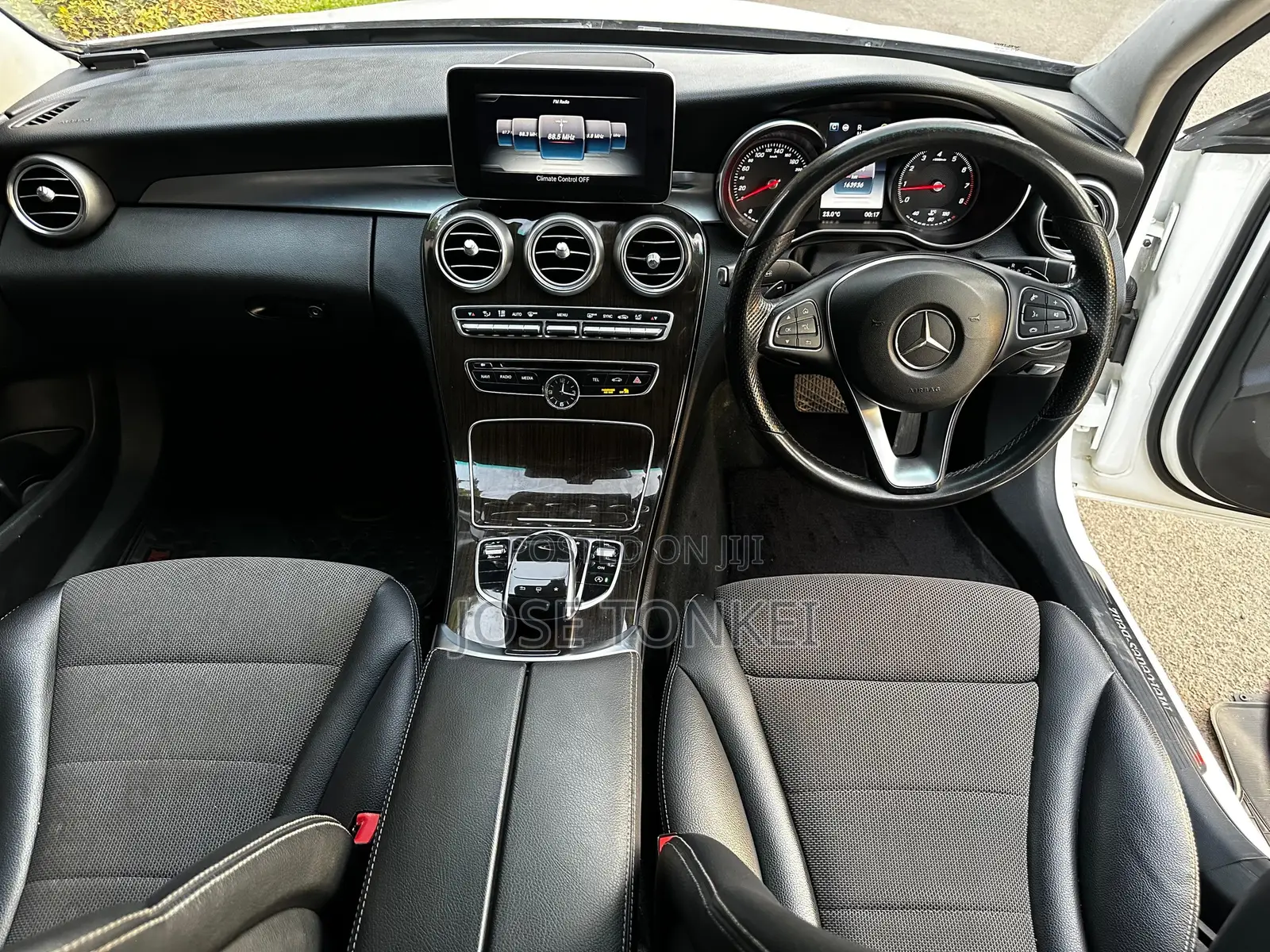 Mercedes-Benz C180 2015 White
