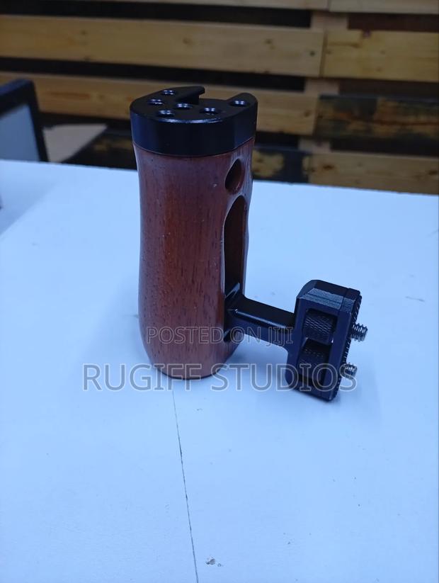 Smallrig Wooden Hand Grip. - thumbnail 3