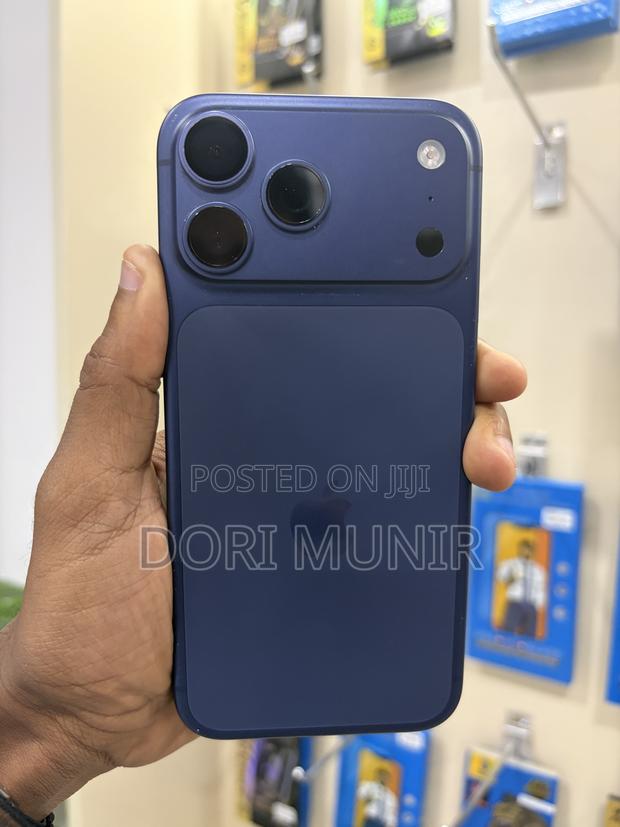 Apple iPhone 17 Pro Max 512 GB Blue - main view